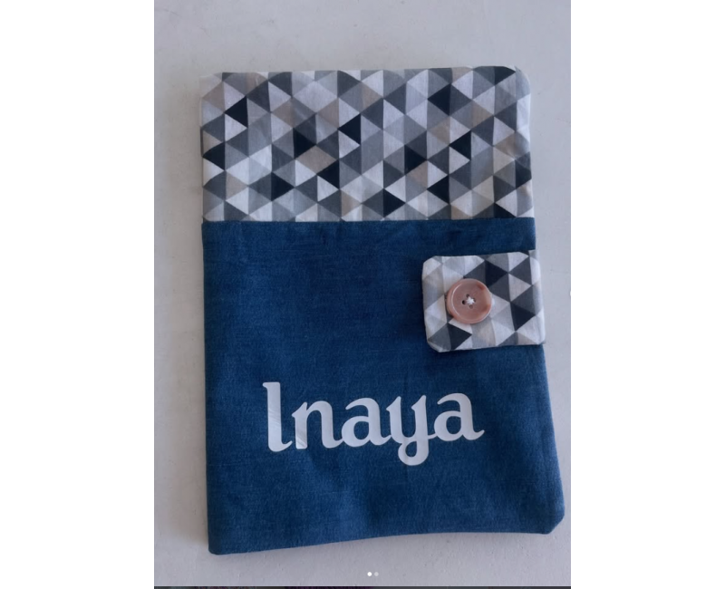 Protège carnet de santé bouton